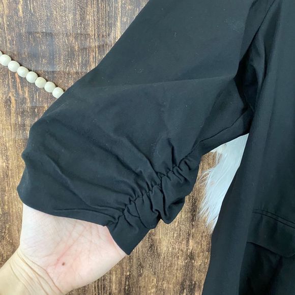 torrid | Black Three Quarter Sleeve Blazer 2X - Picture 3 of 7